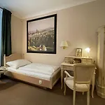U Cervene Zidle - Red Chair Hotel 3*