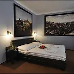 U Cervene Zidle - Red Chair Hotel Praga