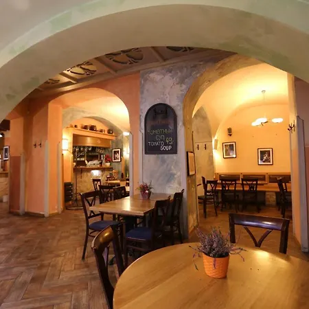 U Cervene Zidle - Red Chair 3* Praga