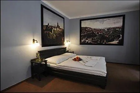 U Cervene Zidle - Red Chair Hotel Prague