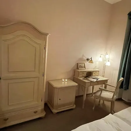 U Cervene Zidle - Red Chair Hotel Prague