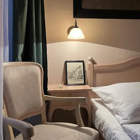 U Cervene Zidle - Red Chair Отель 3*