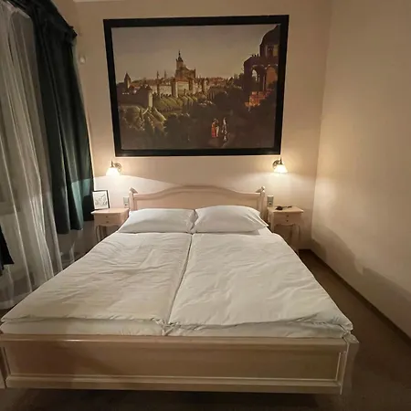 U Cervene Zidle - Red Chair Отель 3*