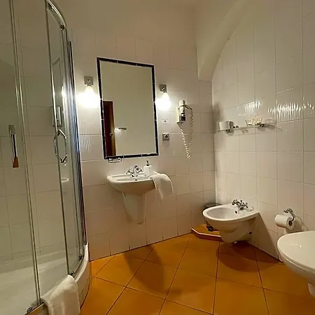 Hotel U Cervene Zidle - Red Chair 3*