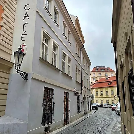 U Cervene Zidle - Red Chair Szálloda