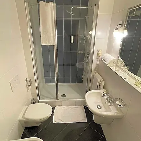 Szálloda U Cervene Zidle - Red Chair Prága