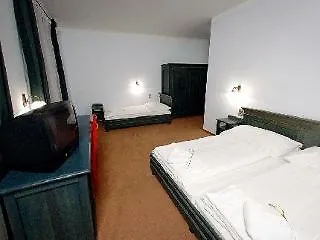 U Cervene Zidle - Red Chair Prága