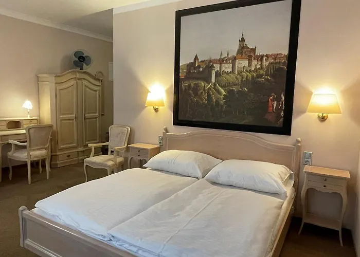 ウ チェルヴェネ ジドレ - レッド チェア