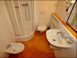 U Cervene Zidle - Red Chair Hotel Prag