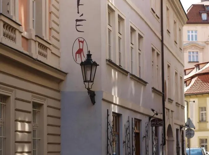 U Cervene Zidle - Red Chair فندق 3*