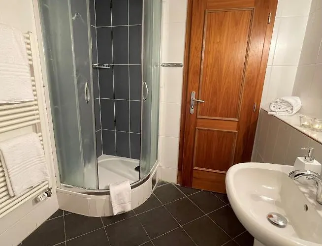 U Cervene Zidle - Red Chair Hotel 3*